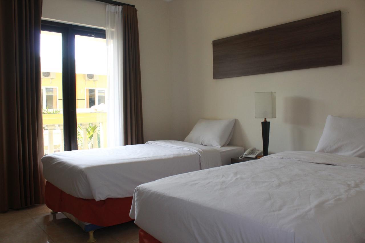Mega Bintang Sweet Hotel 2 Cepu Esterno foto