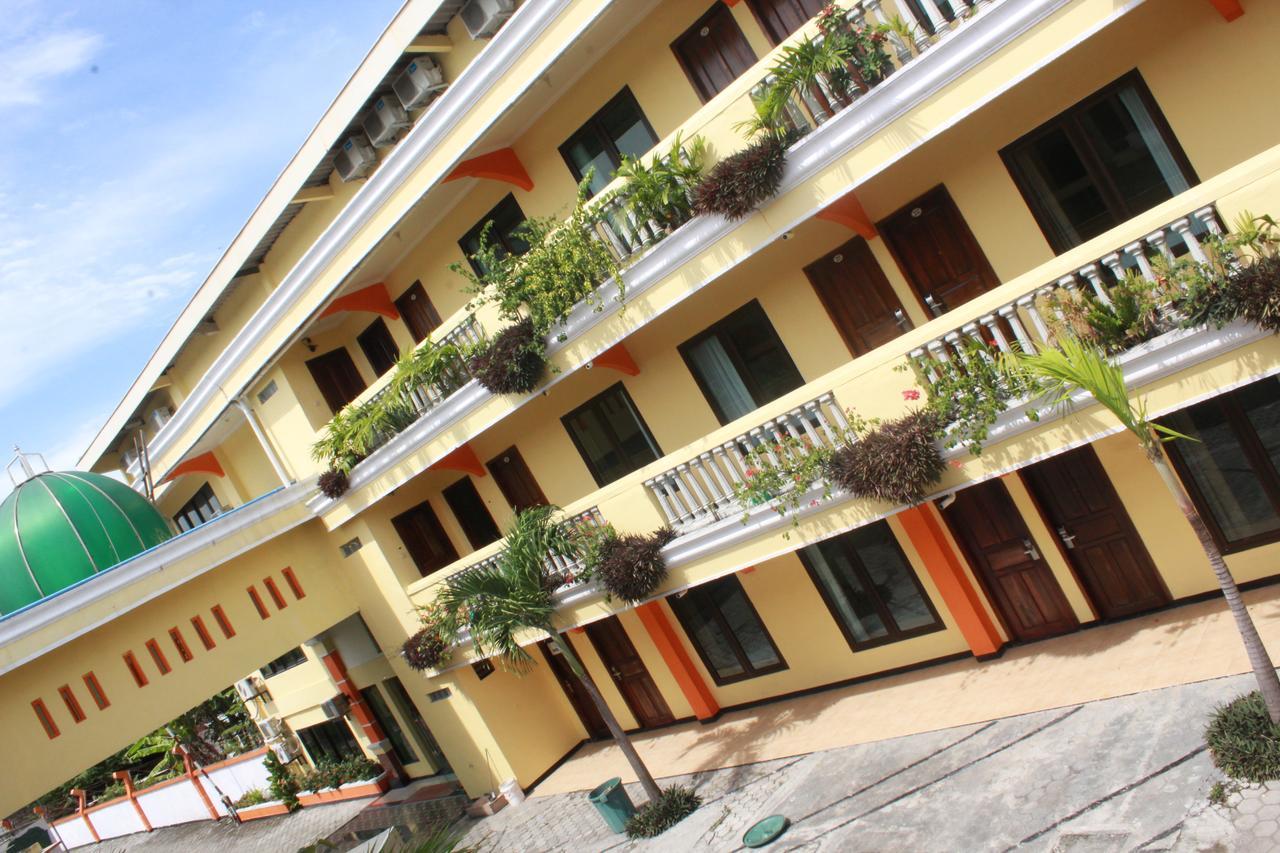 Mega Bintang Sweet Hotel 2 Cepu Esterno foto