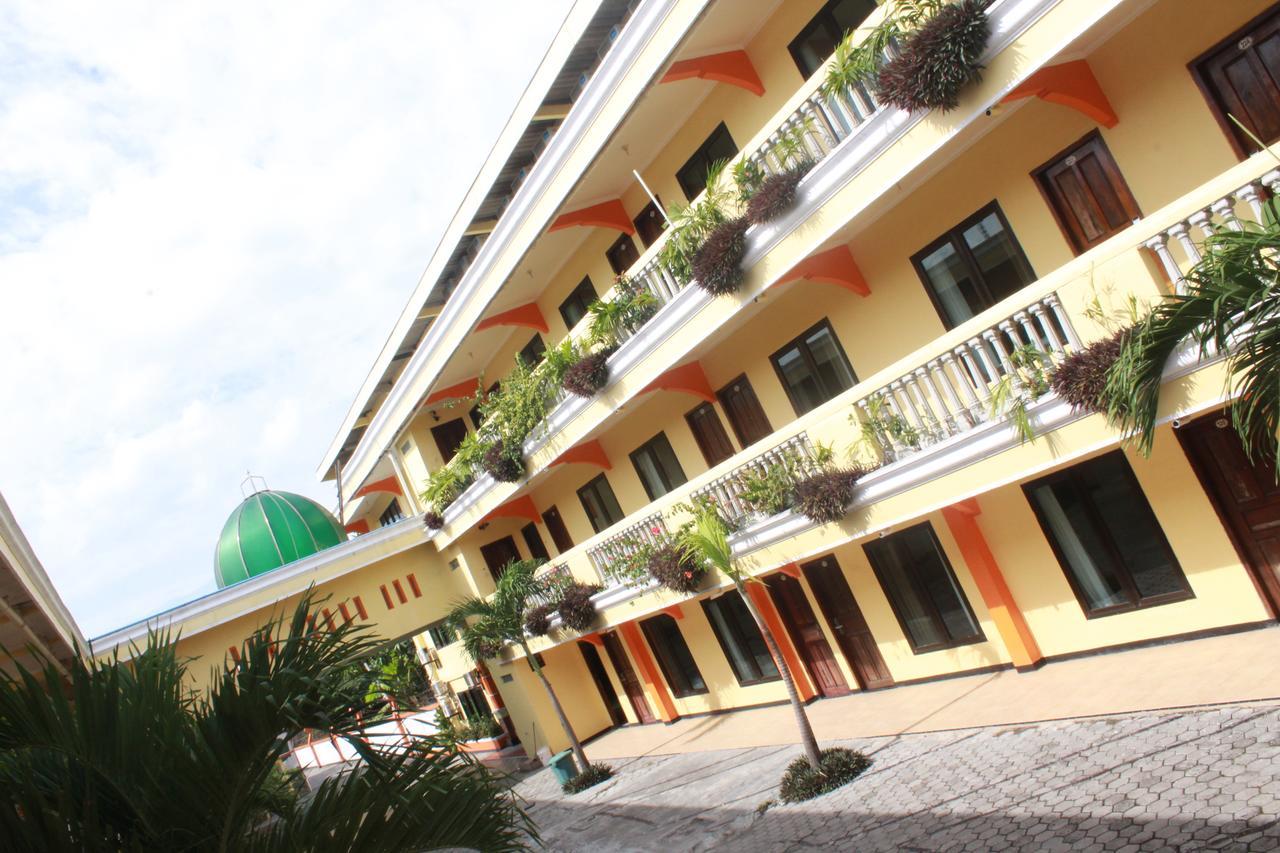 Mega Bintang Sweet Hotel 2 Cepu Esterno foto